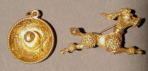 Sombrero hat charm 18k gold 1"dia.