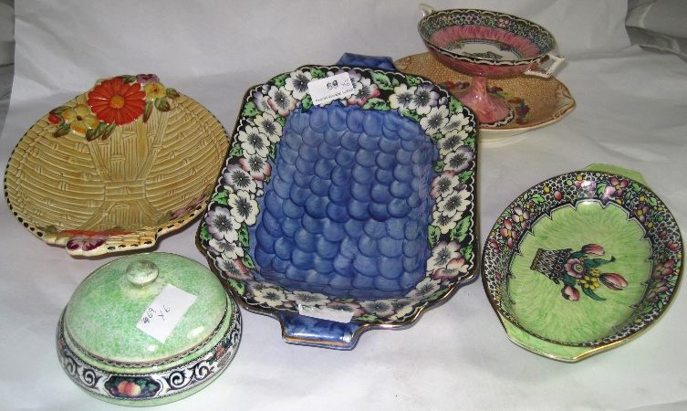 A collection of Mailing Pottery