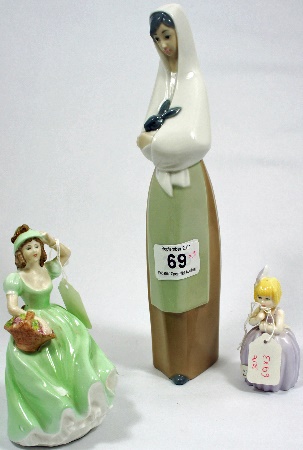 Nao by Lladro Figure of a Lady 15a3e5