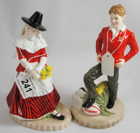 Royal Worcester Figures Cymru Ifanc