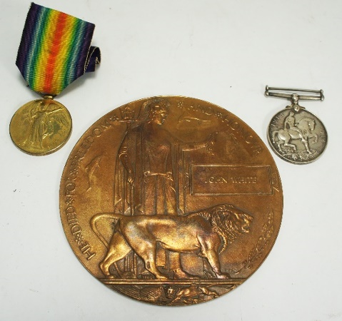 Pair of World War 1 Medals and 15a58e