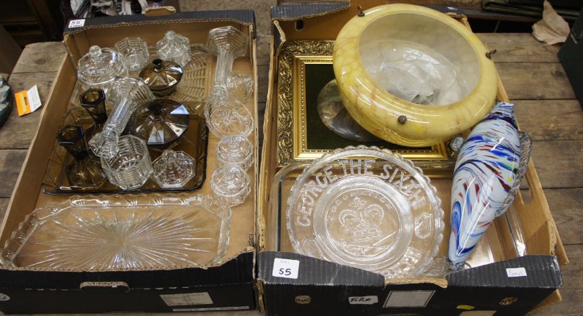 Two Trays of Mixed Glassware to 15a726