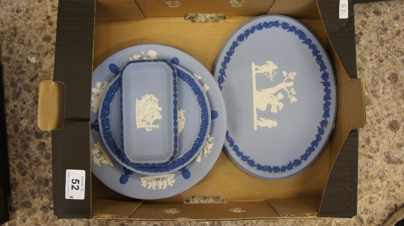 Tray comprising Wedgwood Tri-Colour