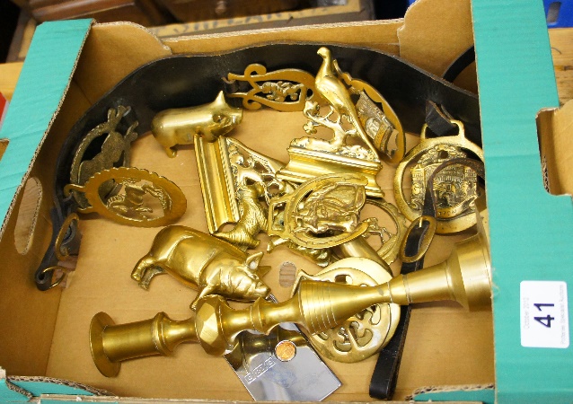 A collection of brassware to include 15aa3f