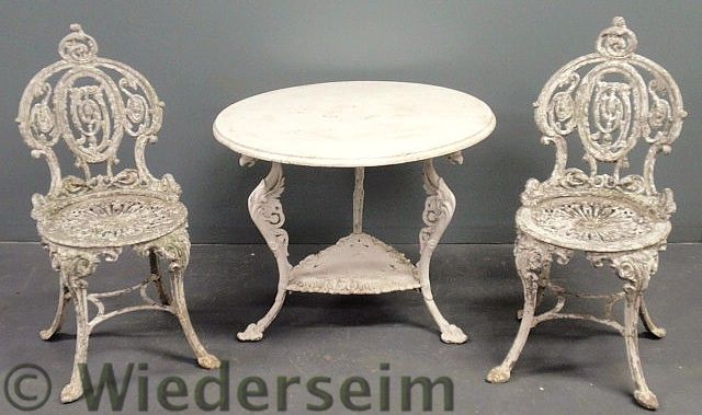 Cast aluminum Victorian style round 158434