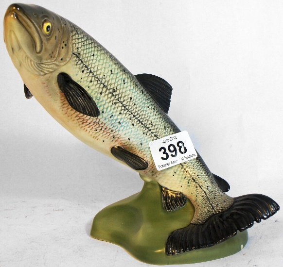 Beswick Salmon on Base 2066 (small nip