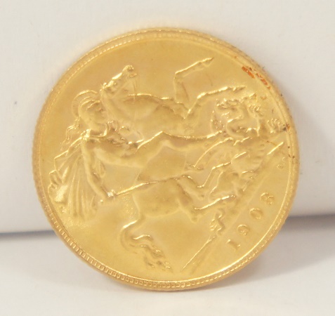 A Gold Half Sovereign dated 1908 1587dc