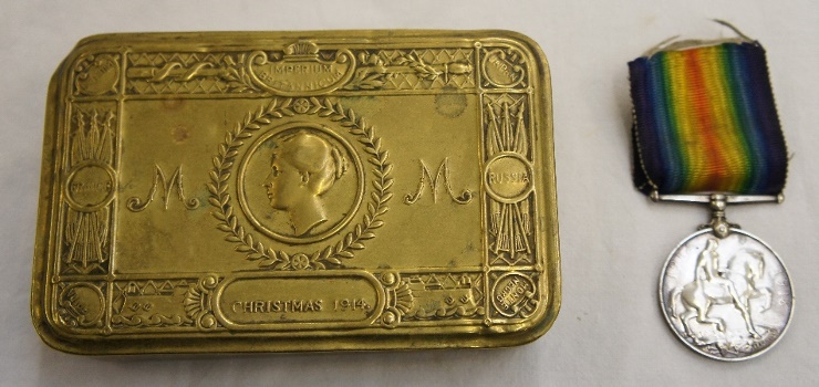 WW1 Christmas Tin with WW1 Campaign 1587ec