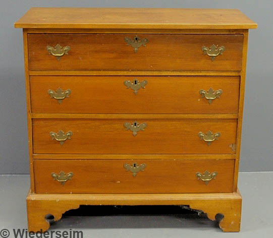 New England Chippendale birch wood 1589c7