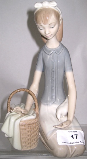 Lladro Figure Girl With Bird  158b7d