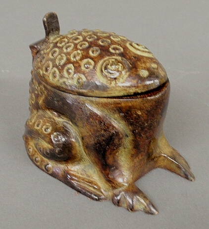 Unusual Art Deco bronze frog inkwell 158d76