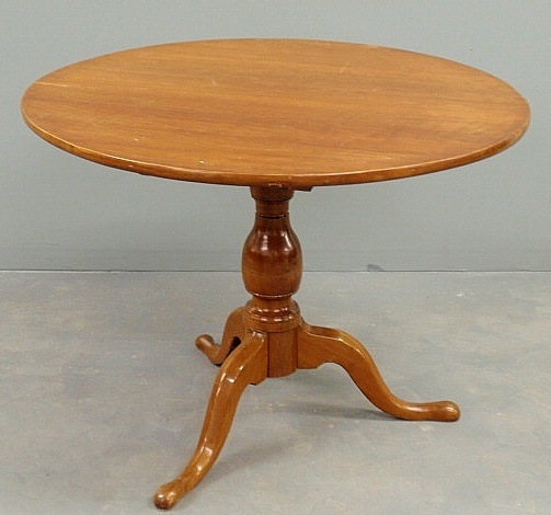 Pennsylvania cherry tea table c.17780