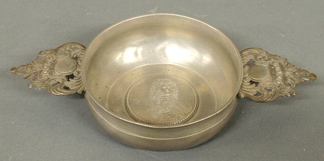 Pewter porringer with double-tab handle