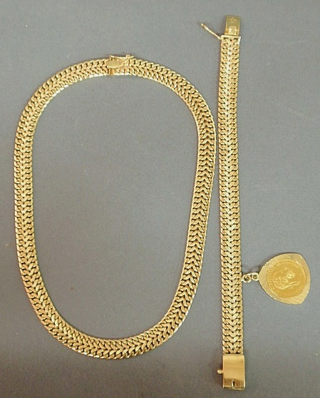 Gold necklace and matching bracelet 158e4e