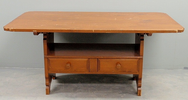 Pine bench table 19th c with a 158e82