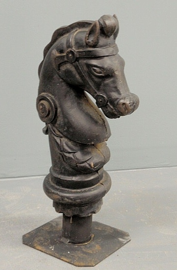 Cast iron horse head form hitching 158e8e