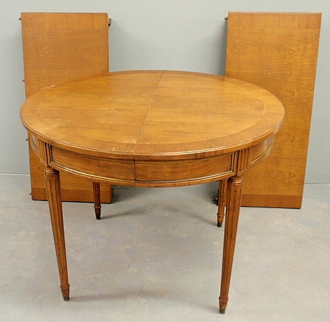 Italian fruitwood breakfast table 158e9a