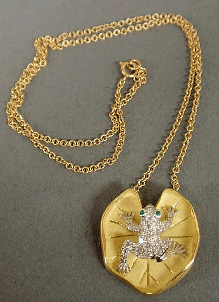 Frog on lily pad necklace 18k yg