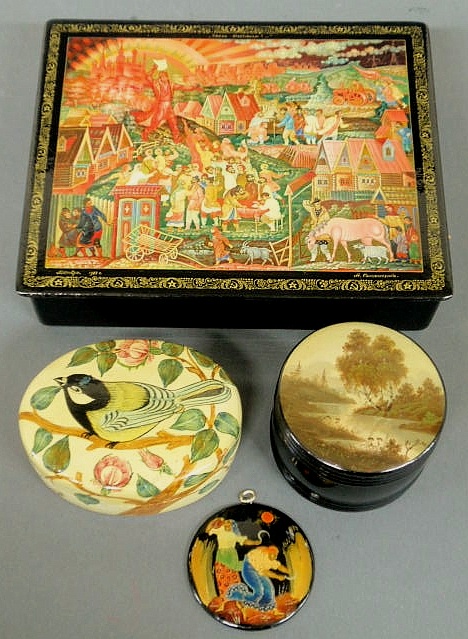 Four Russian lacquerware decorated 158f9d