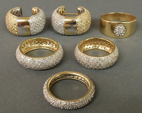 Two matching 18K yg diamond encrusted 1590d4