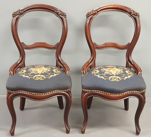 Pair of Victorian walnut side chairs 159109