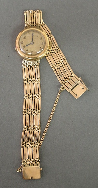 Ladies 18k gold wristwatch by International
