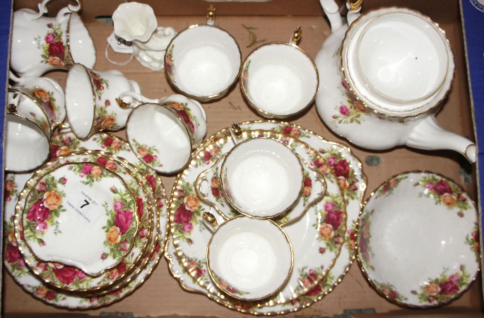 Royal Albert Old Country Roses 21 piece