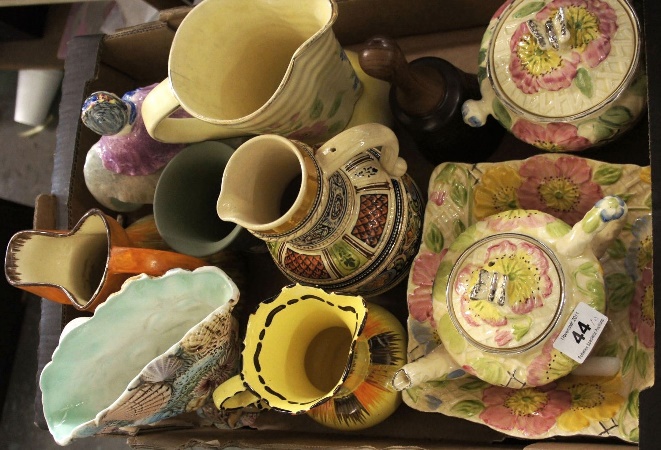 A collection of pottery to include