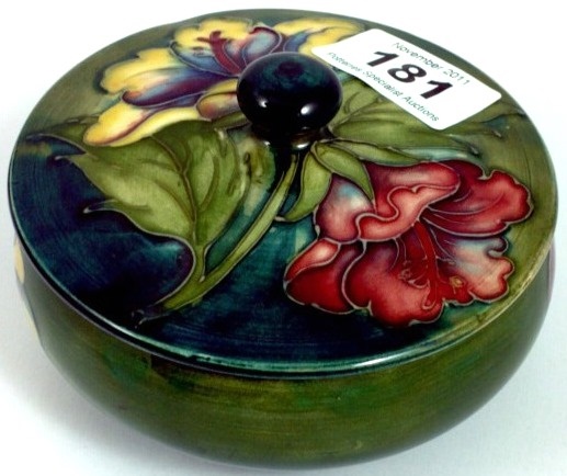 Moorcroft Lidded Bowl with Lilies 1591db