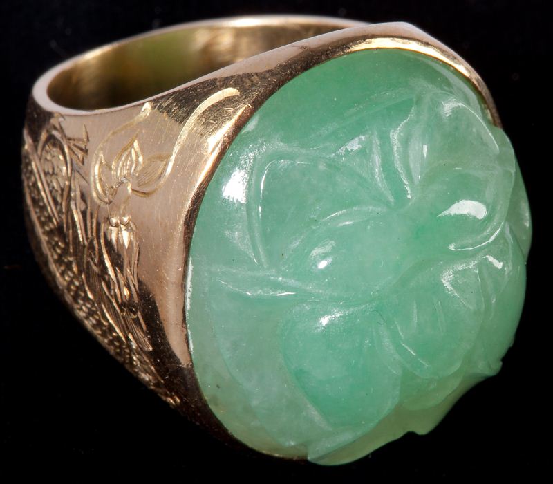 Large Chinese Gold and Jade Ringset 15bb19