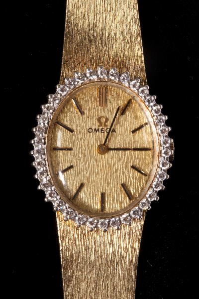 14KT Gold Ladys Wristwatch Omegacase