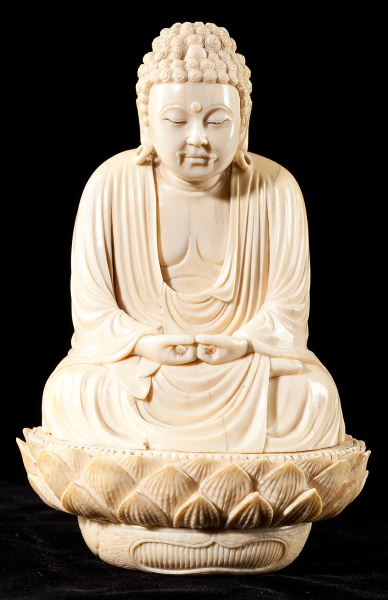 Chinese Ivory Buddhashown in meditation