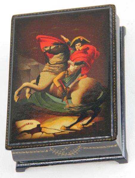 Russian Lacquered Boxthe cover 15bf5b