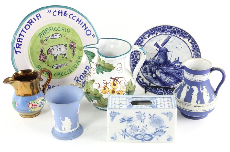 Grouping of Chinaincluding a Wedgwood 15bfd8