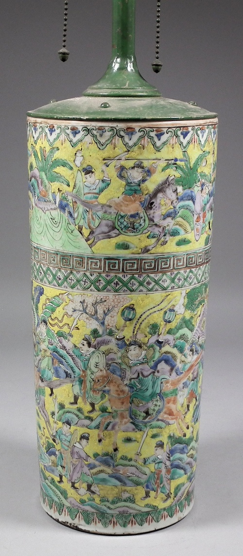 A Chinese porcelain cylindrical 15c01b