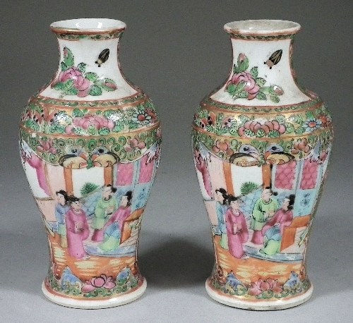 A pair of Chinese porcelain baluster 15c021