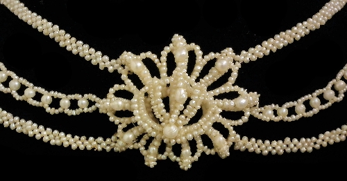 An early Victorian seed pearl choker