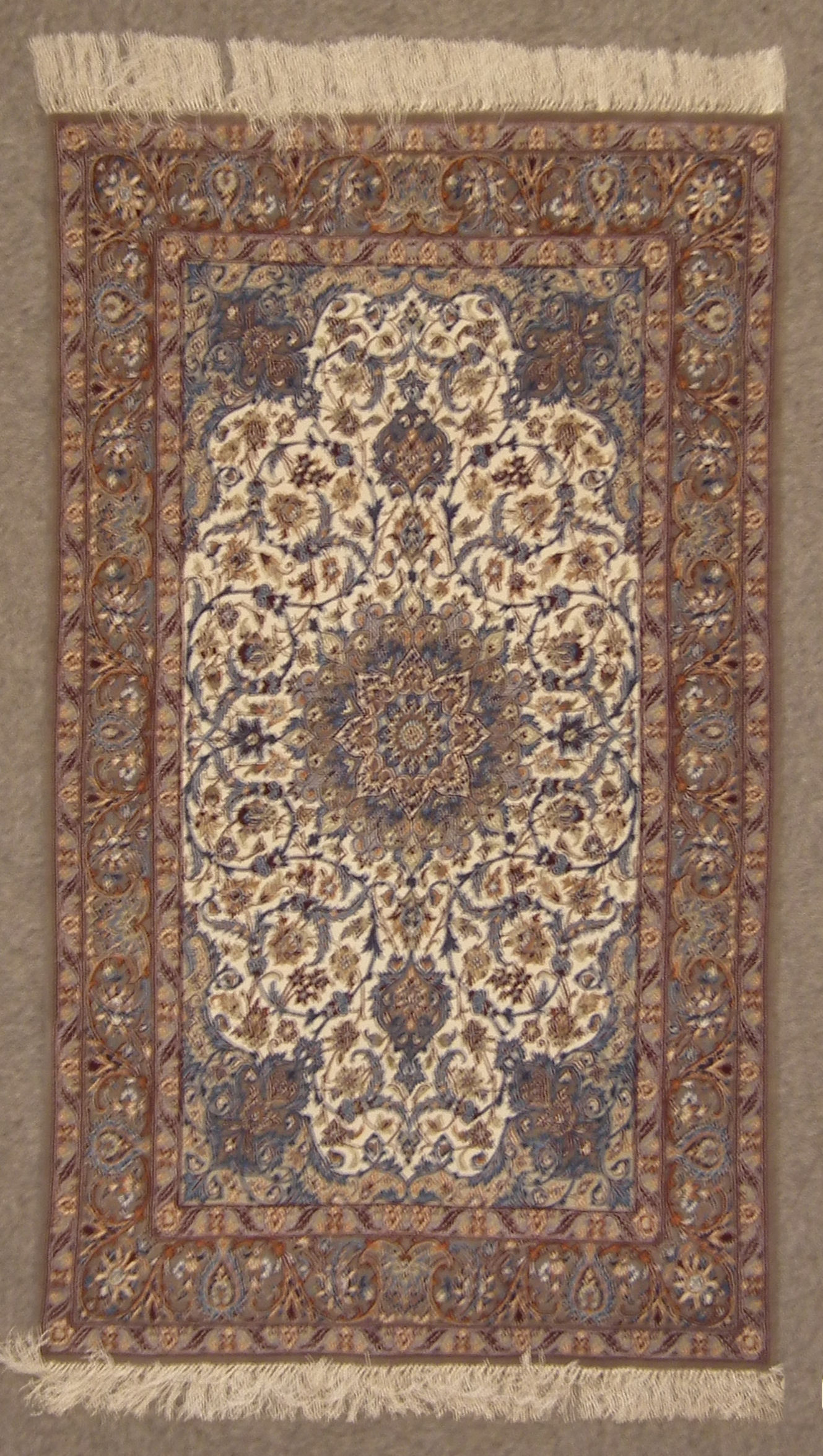 A modern rug of Isfahan design 15c1a5