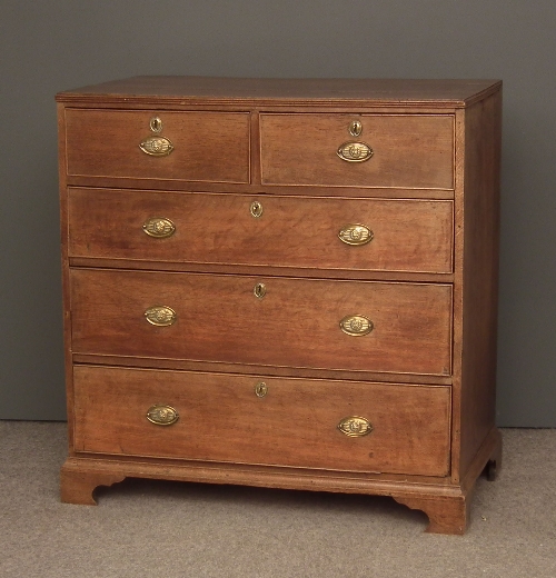 A George III oak chest of drawers 15c1f8