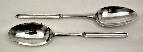 A Georgian silver marrow scoop