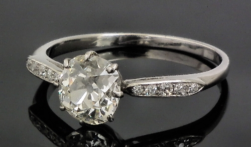 An Edwardian platinum mounted solitaire