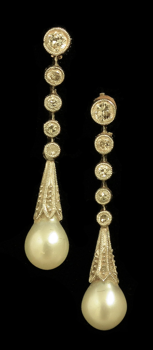 A pair of modern silvery coloured 15c279