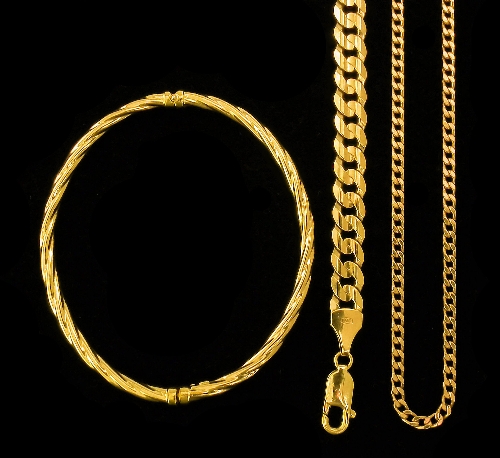 A modern 9ct gold 770mm chain link 15c2a9