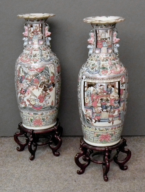 A pair of Chinese Cantonese  15c36a