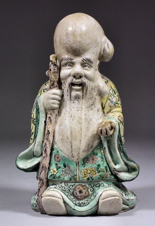 A Chinese porcelain figure of Shoulao 15c381