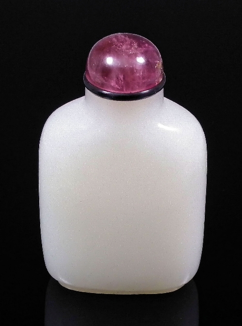 A Chinese white jade snuff bottle 15c3b6