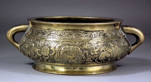 A 19th Century Chinese bronze circular 15c3e8