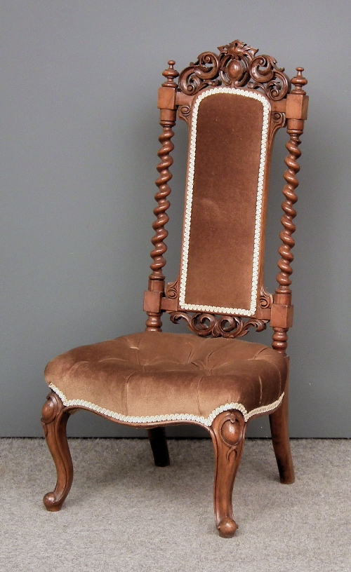 A Victorian walnut high back nursing 15c451