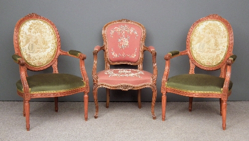 A pair of French beechwood framed 15c458