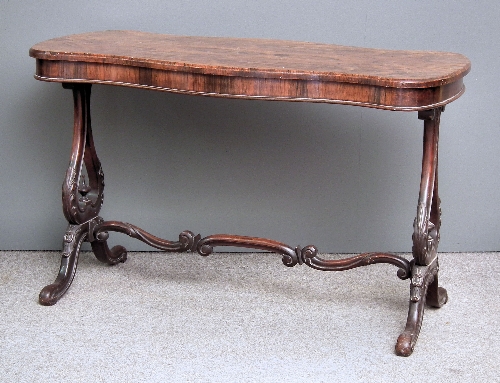 A Victorian rosewood centre table 15c47d